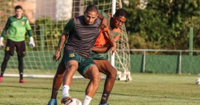 Sampaio se reapresenta e já trabalha com foco no duelo contra o Grêmio