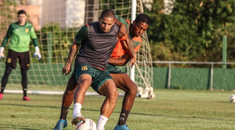 Sampaio se reapresenta e já trabalha com foco no duelo contra o Grêmio